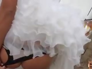 Ýaşlar gelin amirah gets fucked in jemagat öňünde