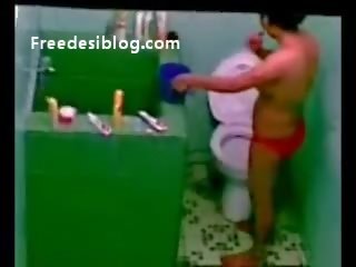 Warga india tamil pembantu rumah dalam mandi tersembunyi kamera