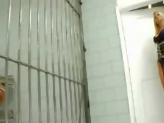 Götüň girelgesi prisons having fun