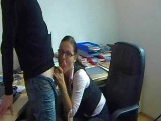 Seksi kantor jalan gadis tertutup film