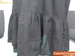 Nxehtë në trot shtëpiake i kënaqshëm me të saj plastike manhood