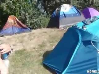 难以置信 小鸡 需要 金钱 为 迪克 和 附带