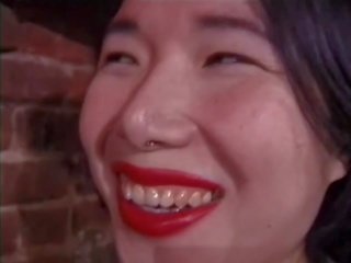 Asia dominatrix sluts setrap a stripling with a small pénis