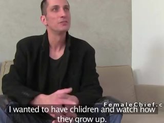 호리 호리한 과 단단한 여자 에이전트 도착 엿
