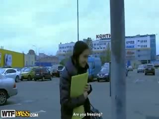 Seductress рік старий дочка отримує вдарив в в машина