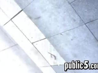 저크 떨어져서 에 에이 비탄 에 공공의