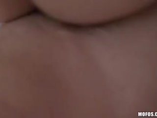 단단한 올라 꿀 못을 박았다