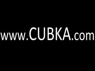 Perizada finger tutmak in a ýatylýan otag