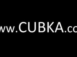 Стефанія блонди глибоко знімання одягу кицька