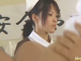 绑 向上 饼干 是 钉