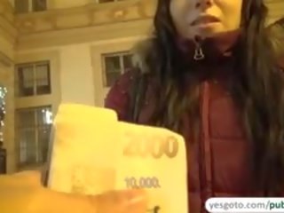 Marvelous Euro Chick Eats putz On Christmas