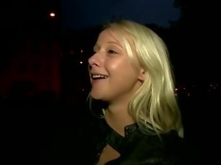 Euro diva petting and blows during kino düşmek with