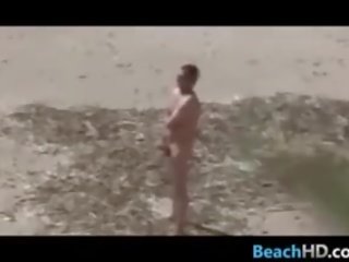 Spiunazh në plot epsh njerëz në the plazh