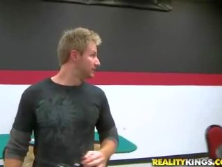 娇媚 巨乳 dallas diamondz 得到 一 成员