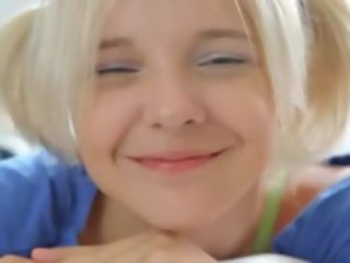 18летній блонди роздягатися і демонтаж