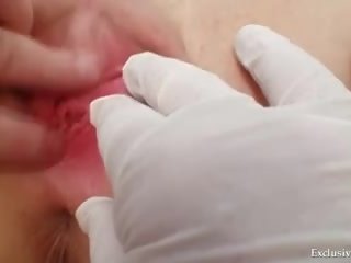 金发 业余 玫瑰 实 的gyno 查 向上