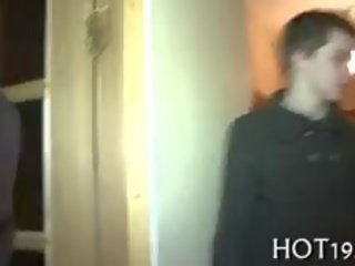 美女 bounds 上 竿