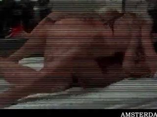 운이 좋은 동성애의 빌어 먹을 최고 streetwalker 에 빨강 빛 지구