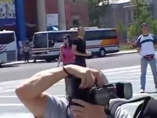 成人 电影 在 公 somewher 在 欧洲