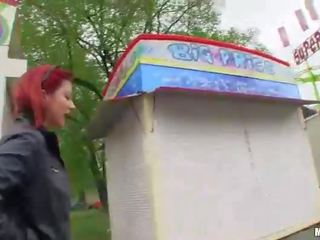 索菲亚 野 的阴户 拍着 在 该 carnival