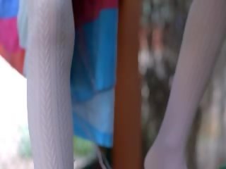 거드름을 피우는 얇은 mademoiselle 글로리아 열기