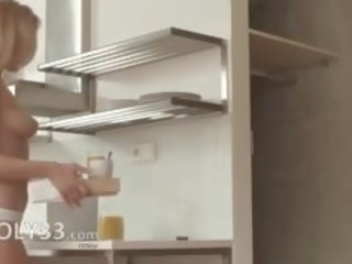 驚人 屁股 臟 電影 在 該 早晨