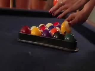 Captivating lane sistas playing basseýn ýalaňaç and get into a lezzy four some