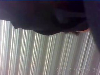 Upskirt mov latina adescatrice con no biancheria intima
