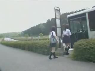 Ýapon lady and maniac in awtobus clip