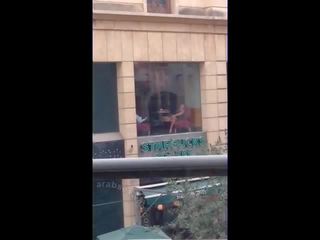 Lebanese 겁에 질린 자위 에 public-asw1204