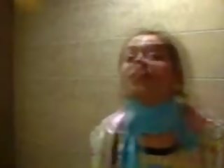 Pisikene natasha prl alasti juures wc