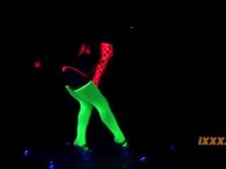Groovy 妖媚 青少年 有 成人 視頻