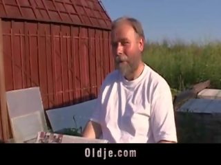 Libidinous big emjekler blondinka seduces and fucks lucky old man