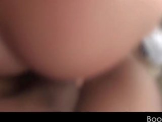 女孩 在 小 乳房 性交 在 pov 風格
