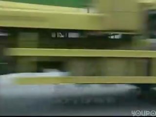 Німецька матуся роздягається