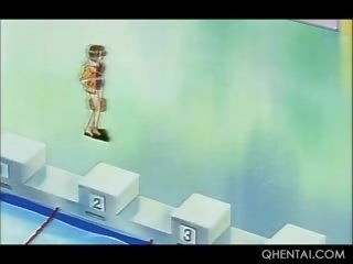 無盡 嬌小 紅發 的陰戶 釘 深 在 該 locker 室