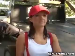 Lusty brunet tilki rides big johnson for a certain sum of pul
