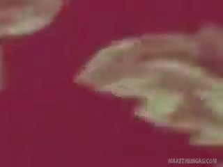 Brünett lola banks chokes edasi a munn