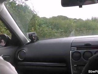 Bruneta baculatější dostane ji kočička plowed podle cizinec