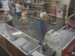 Perv pawn 男人 他媽的 gf 的 一 黑色 bloke 在 該 幕後