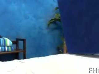 Мацка performs дълбоко лице дупка удар преди получаване на дупе прецака