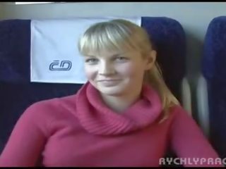 Veřejné pohlaví klip v vlak sladký dospívající