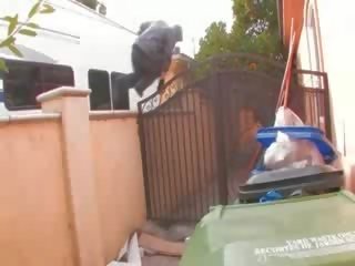 Білявка повія з поголена пизда трахкав