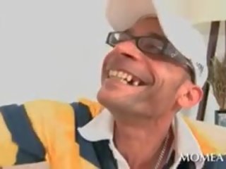 נוער קטן פטמות תכונה מַשָׁב an xxl שחור manhood