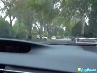 赤毛 エモ 車 運転 性的に 興奮