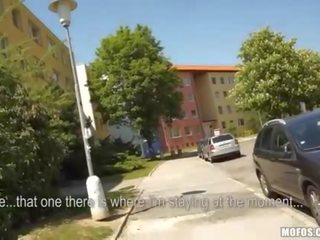 Teenager amazes hunk with her nice peter sürmek skills