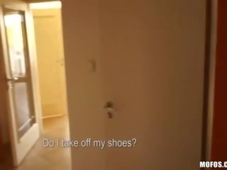 Teenager amazes hunk with her nice peter sürmek skills