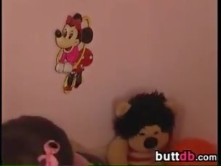 Ýaşlar young female gets her dar göt stretched