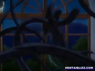 Tón coed chycený a vrtané podle tentacles