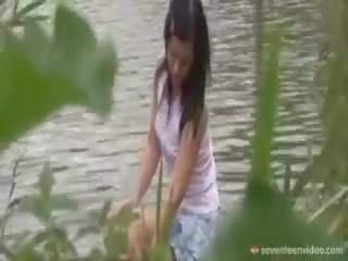 Dospívající damsel v a loď